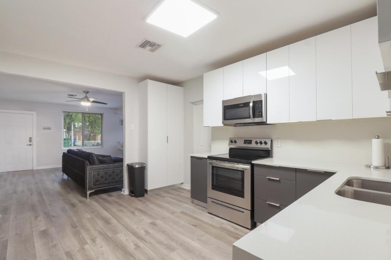 Spacious And Luxurious Home Centrally Located Between Miami And Ft. Lauderdale Miramar Exterior foto
